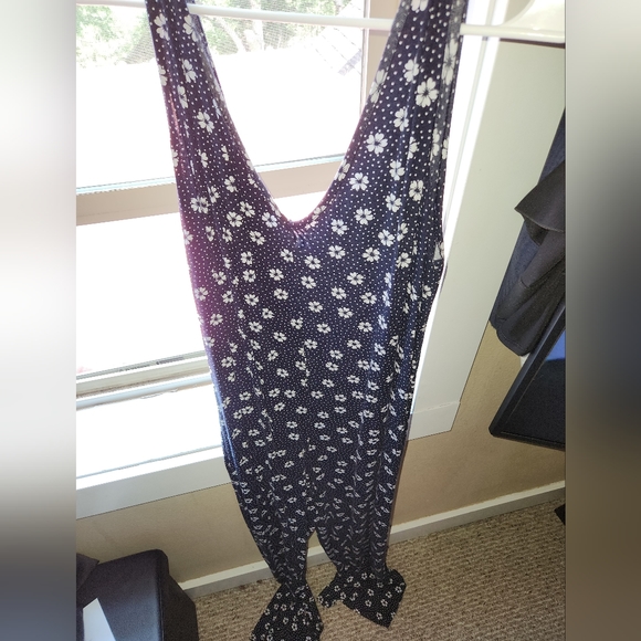 Evans v neck jumper with floral pattern - Picture 2 of 3